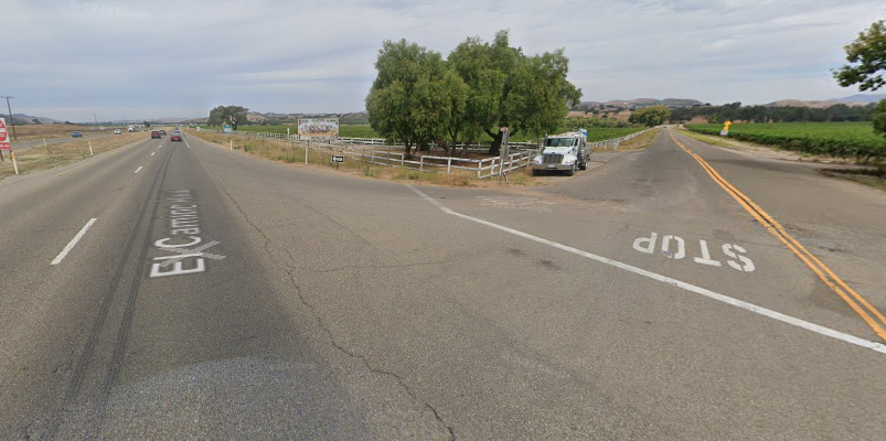 1 muerto y 4 heridos en accidente frontal en la autopista 101 cerca de la carretera Alisos Canyon en Los Álamos