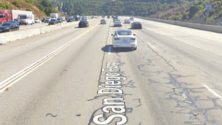 LAPD Motorcycle Officer Hurt in Multi-Vehicle Accident on 405 Freeway ...