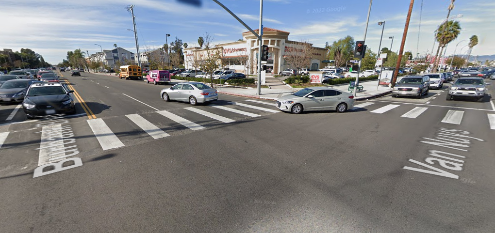 Driver Dead, 3 Passengers Injured in Los Angeles 2-Car Accident